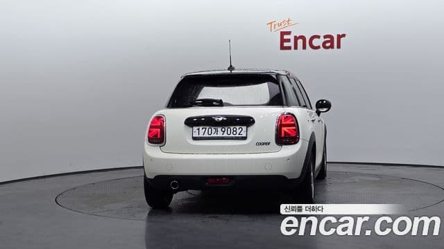 MINI Cooper 4