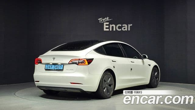 Tesla Model 3 2