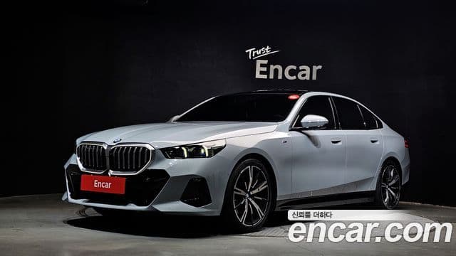 BMW 5 Series (G60)