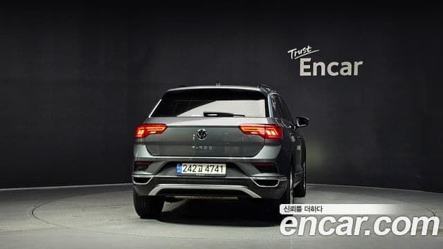 Volkswagen T-Roc 4