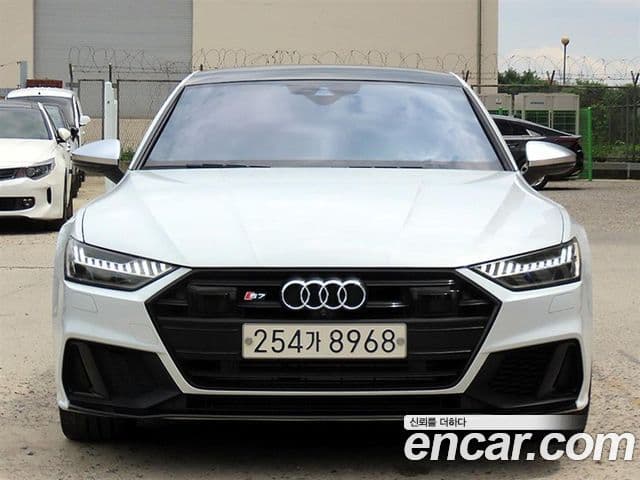 Audi S7 (4K)