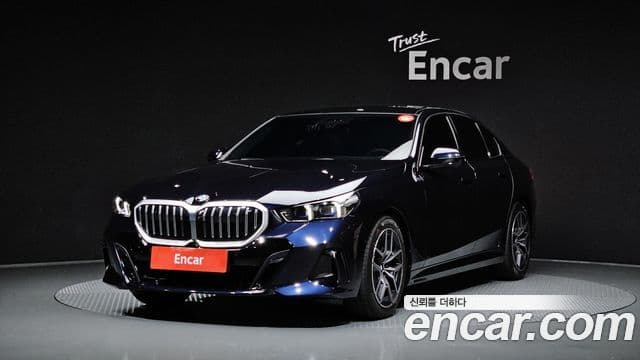 BMW 5 Series (G60)