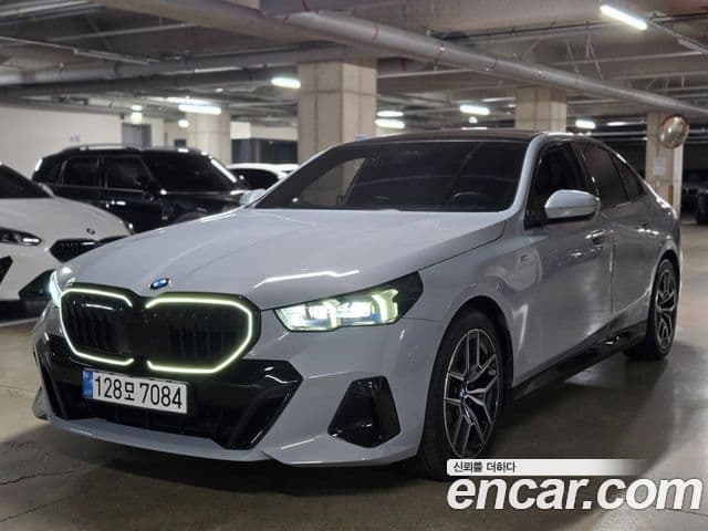 BMW 5 Series (G60)