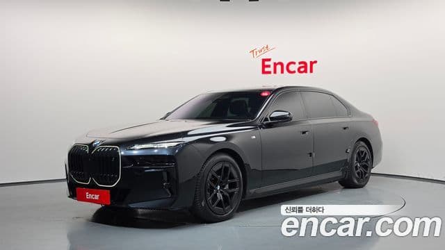 BMW i7 (G70)