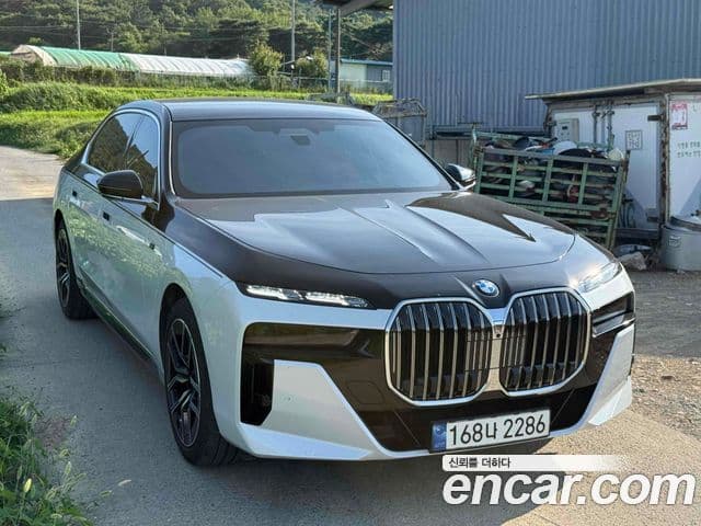 BMW 7 Series (G70)