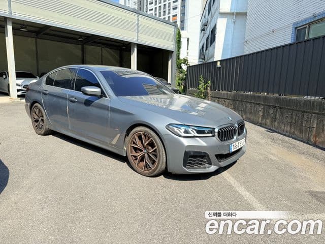 BMW 5 Series (G30)