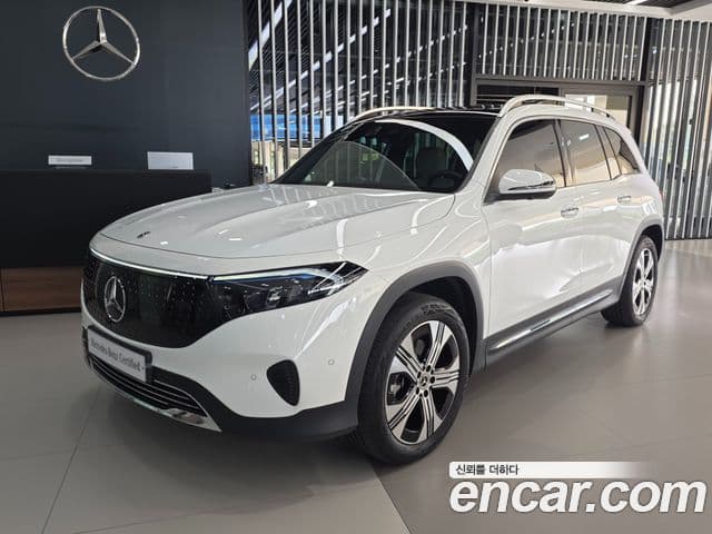 Mercedes-Benz EQB X243