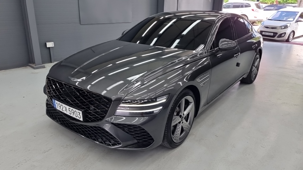 Genesis G80 (RG3)