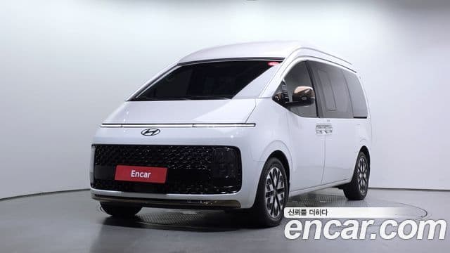 Hyundai Staria