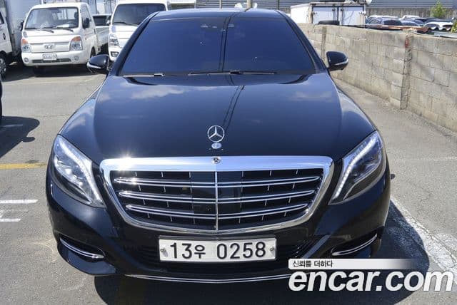 Mercedes-Benz S-Class W222