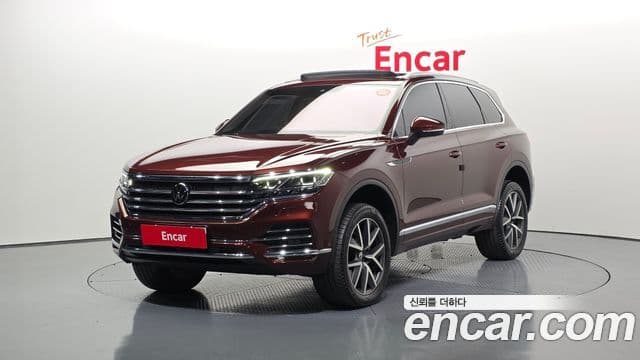 Volkswagen Touareg 3rd Gen 1