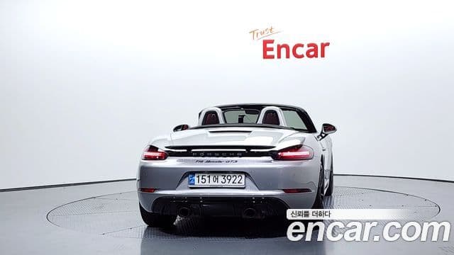 Porsche 718 Boxster 4