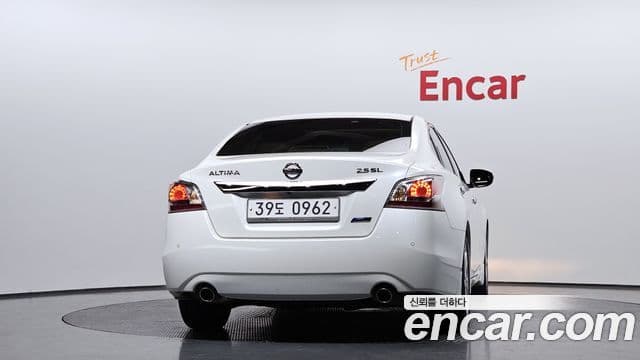 Nissan Altima 4