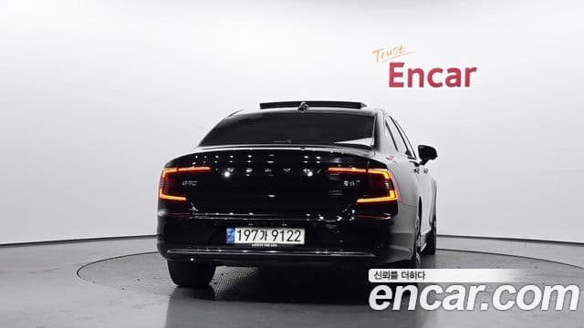 Volvo S90 4