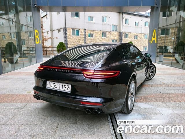 Porsche Panamera (971) 3