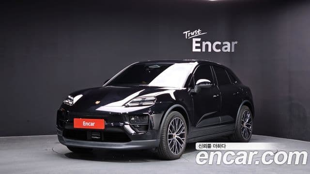 Porsche Macan EV 1