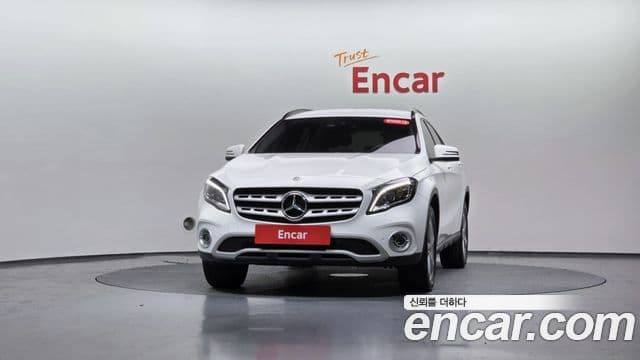 Mercedes-Benz GLA-Class X156 3