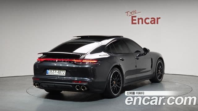 Porsche Panamera (971) 2
