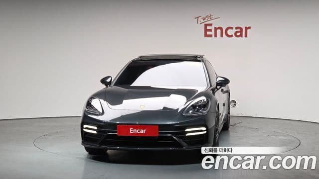 Porsche Panamera (971) 3