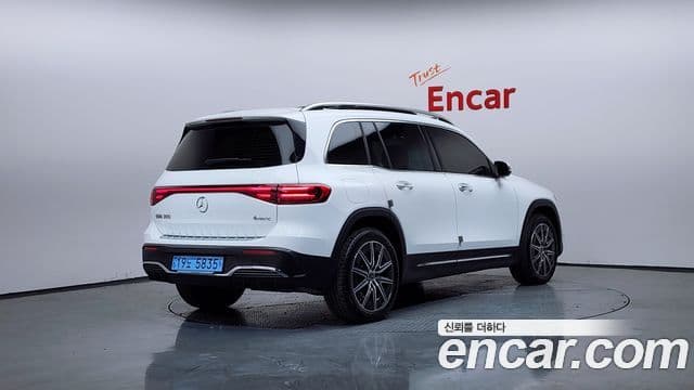 Mercedes-Benz EQB X243 2