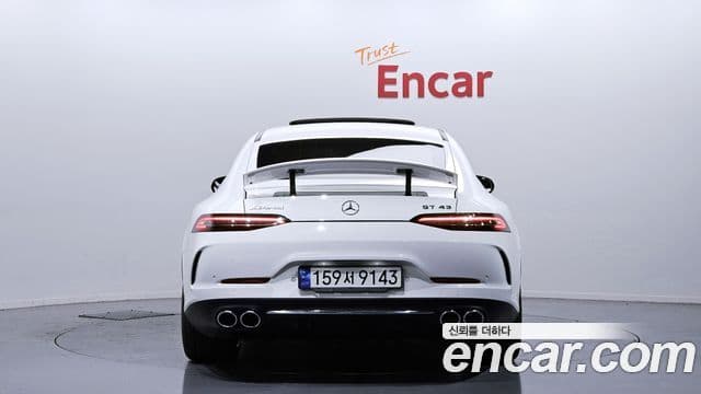 Mercedes-Benz AMG GT 4