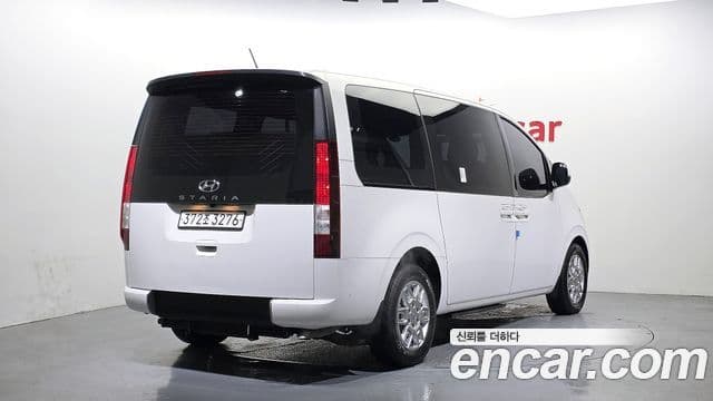 Hyundai Staria 2