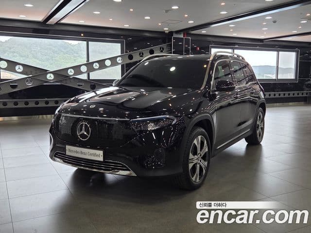 Mercedes-Benz EQB X243