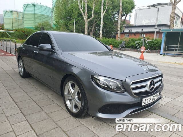Mercedes-Benz E-Class W213 3