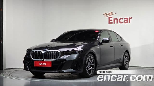 BMW i5 (G60)