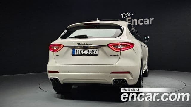 Maserati Levante 4