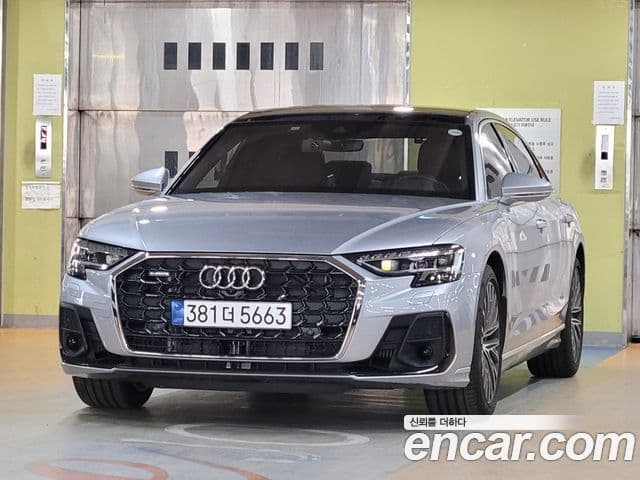 Audi A8 (D5)