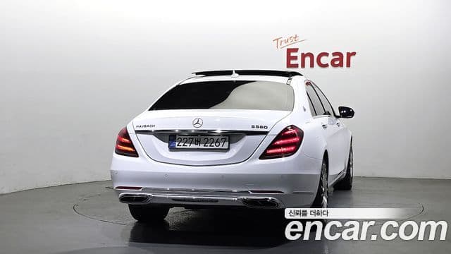 Mercedes-Benz S-Class W222 4