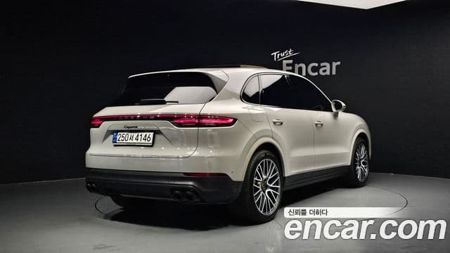 Porsche Cayenne (PO536) 2