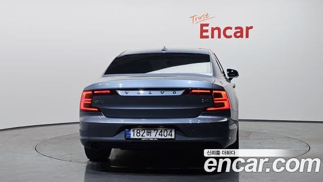 Volvo S90 4