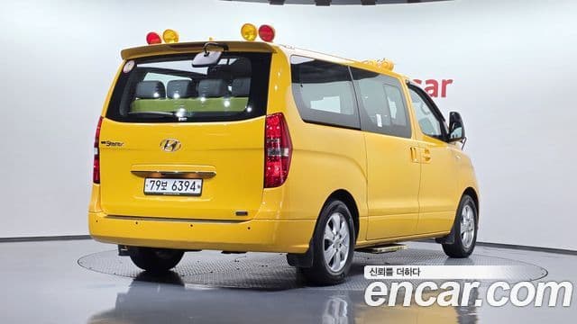 Hyundai The New Grand Starex 2