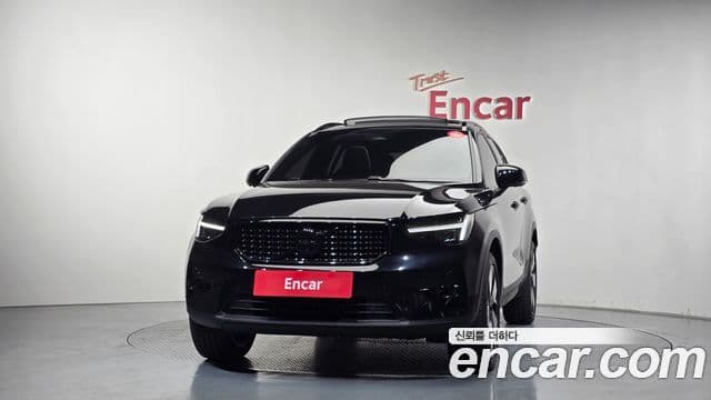 Volvo XC40 3