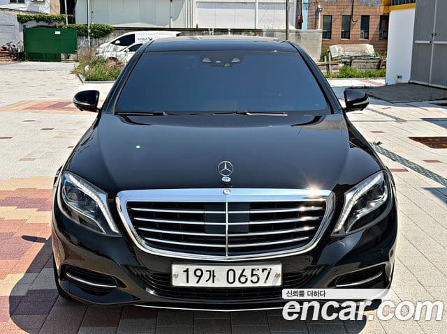 Mercedes-Benz S-Class W222