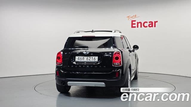 MINI Cooper D Countryman 4