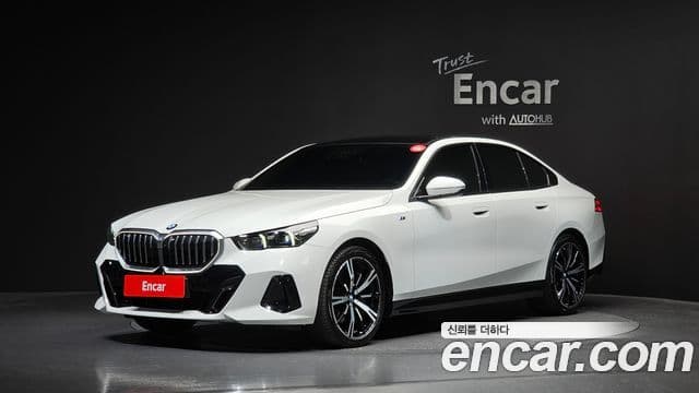 BMW 5 Series (G60)