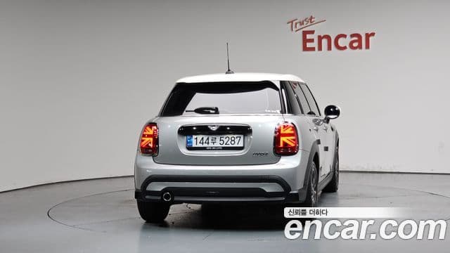 MINI Cooper 4