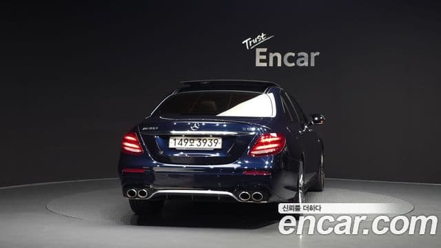Mercedes-Benz E-Class W213 4