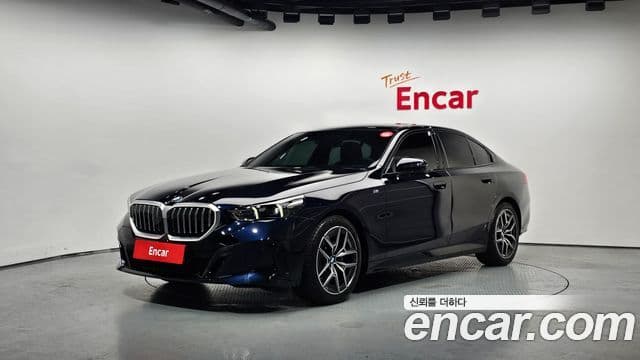 BMW 5 Series (G60)