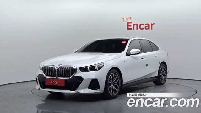 BMW 5 Series (G60)