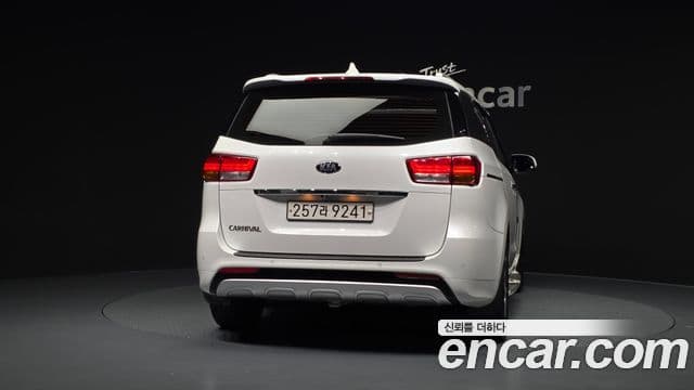 Kia All New Carnival 4