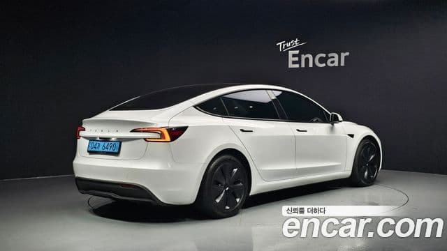 Tesla Model 3 2