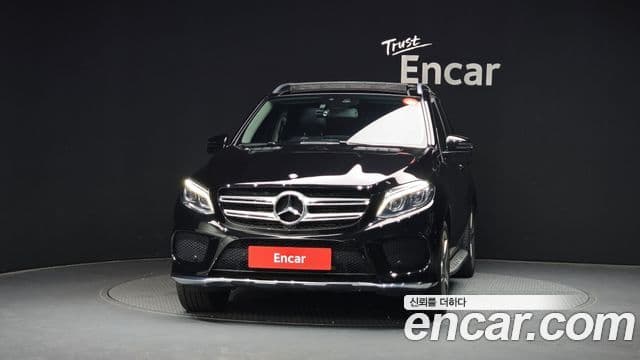 Mercedes-Benz GLE-Class W166 3