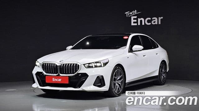 BMW 5 Series (G60)