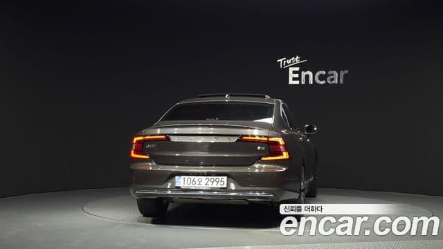 Volvo S90 4