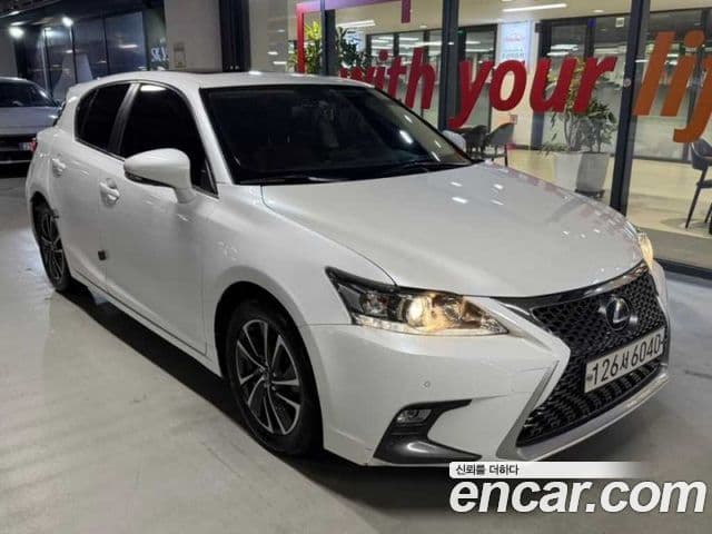 Lexus CT200h 2
