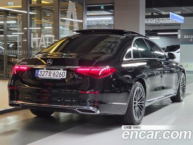 Mercedes-Benz S-Class W223 2